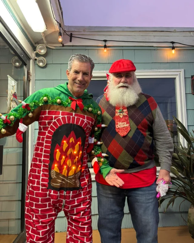 Ugly Sweater Happy Hour starts NOW!🎄We’re LIVE on the bay in Sea Isle City at the @oarhousepubsic !🏖️ They’ve got the whole place decorated for Christmas, come check it out!!🎅🏼

🎙️We’re LIVE on @kool.983 from 5-8pm or you can watch along from home on Mixcloud ➡️ http://www.mixcloud.com/live/bobkellylive

🎁Shore Medical Center is joining us tonight! Please consider bringing a new toy or pair of pajamas to benefit the kids!