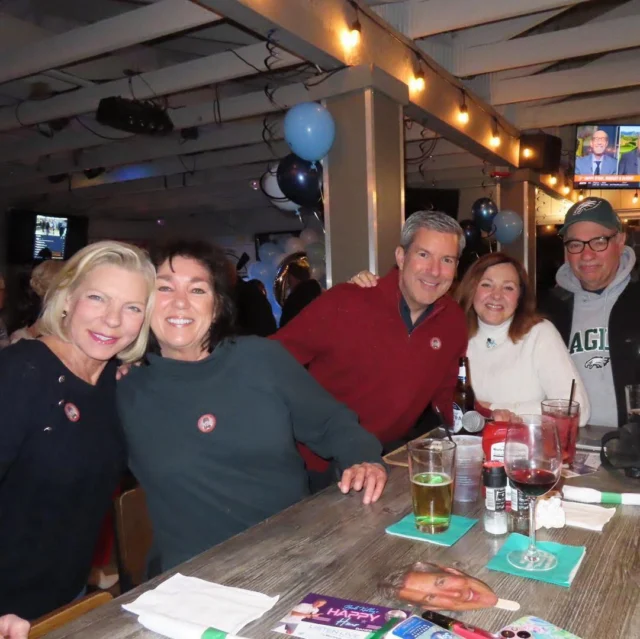 What better way to spend my birthday than dancing along the bay!🎂 This Wednesday…help me celebrate my 36th birthday!😉

📍Oar House Pub in Sea Isle City
🕔From 5PM - 8PM
🎙️LIVE on Kool 98.3 & Mixcloud
🎶DJ Eric A. Bartello on the turn tables