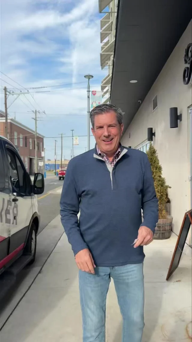 Let’s Gooooo….Celebrating 3 Years of Dancing. The Hump Day Shuttle picks you up, brings you to the Fairview and takes ya back home at 8pm.  Join us LIVE starting at 5pm, on the radio at Kool 98.3, or listen anywhere in the world on Mixcloud 
➡️ http://www.mixcloud.com/live/bobkellylive 

The Music brings us all together..Let’s Dance!!