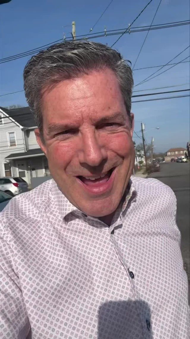 TGIF…the Sun Is Shining and ready to kick off the weekend at our favorite spot in Westville, Schileens Pub on Delsea Dr, just off Rt 130 and Walt Whitman Bridge.  Stop by if your heading to the shore, take a break from the traffic and do a little dancin’ 
See ya here.