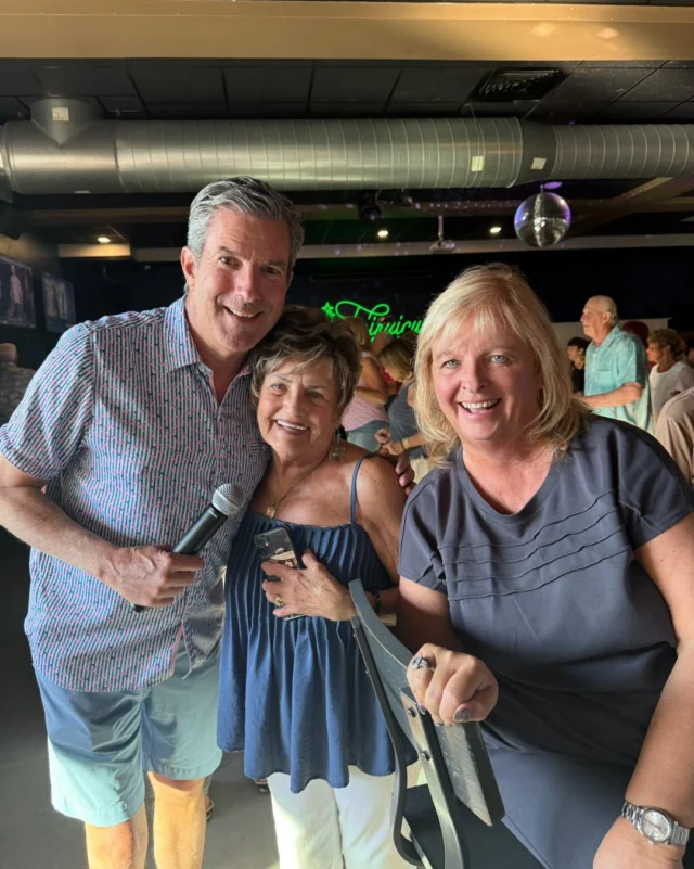 We’re LIVE at the Fairview Social for Hump Day Happy Hour!🐫🪩

Come on over for happy hour specials, something to drink, and dance to all favorite hits!🎶 

I have DJ Eric Bartello with me behind the booth and David Virgilio filming LIVE for Kool 98.3 & Mixcloud: http://www.mixcloud.com/live/bobkellylive
